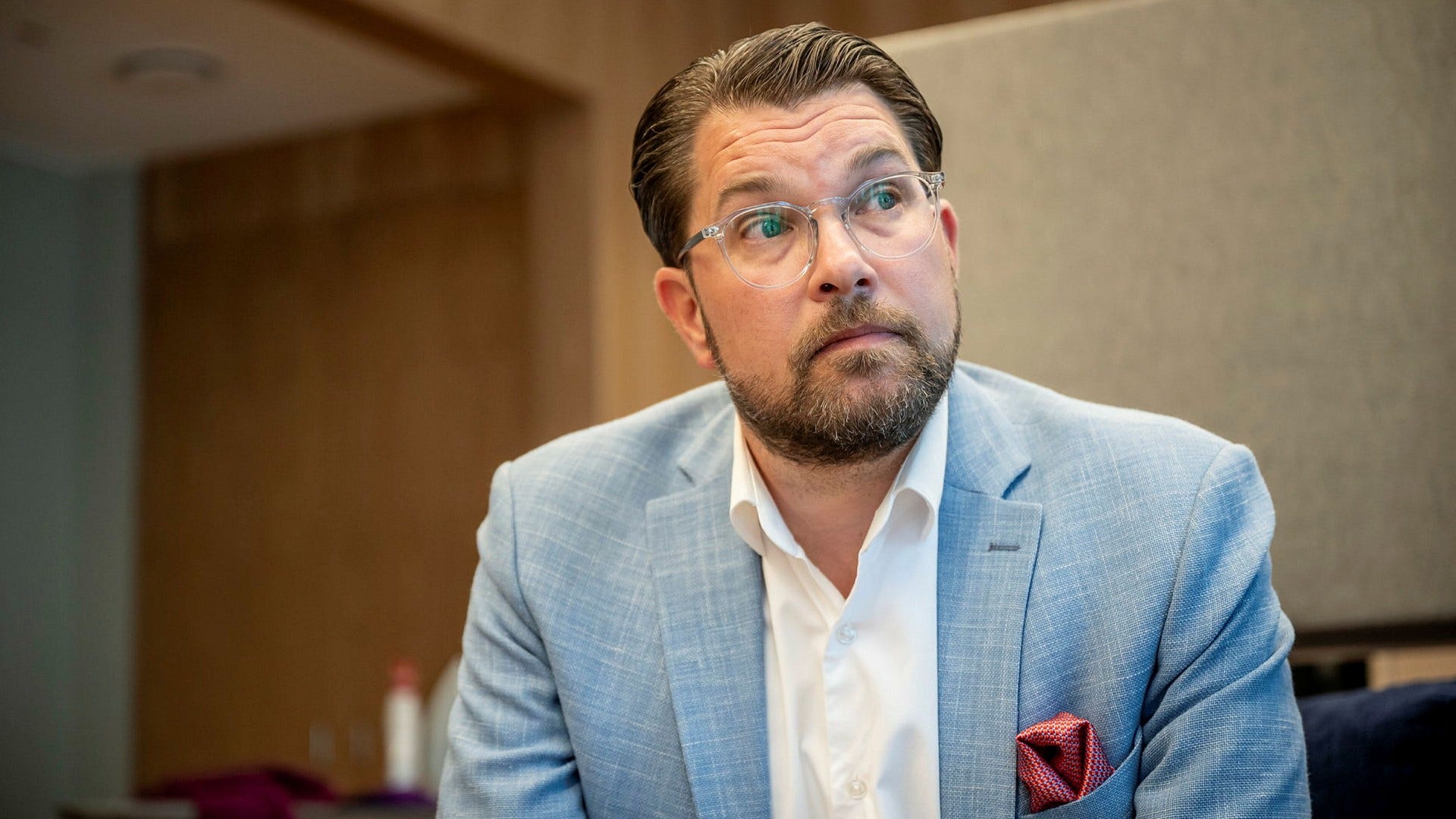 Sverigedemokraternas partiledare Jimmie Åkessons språkbruk måste fördömas av regeringspartierna, anser insändarskribenten.