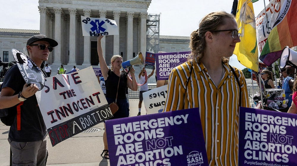Högsta domstolen i USA fastslår rätten till akut abort – tillfälligt