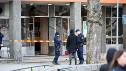 Två personer har förts till sjukhus efter attacken.