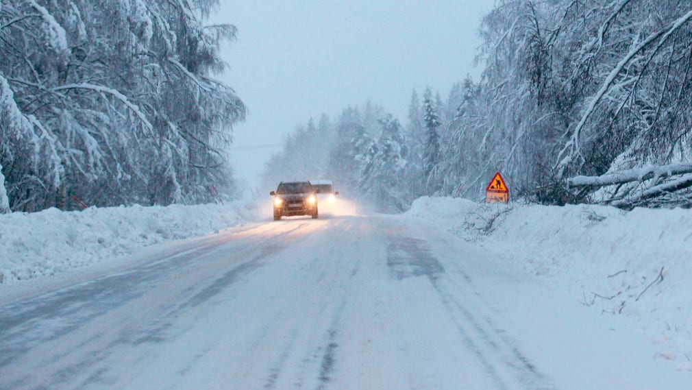 Snöiga vintervägar utanför Sundsvall den 13 januari.