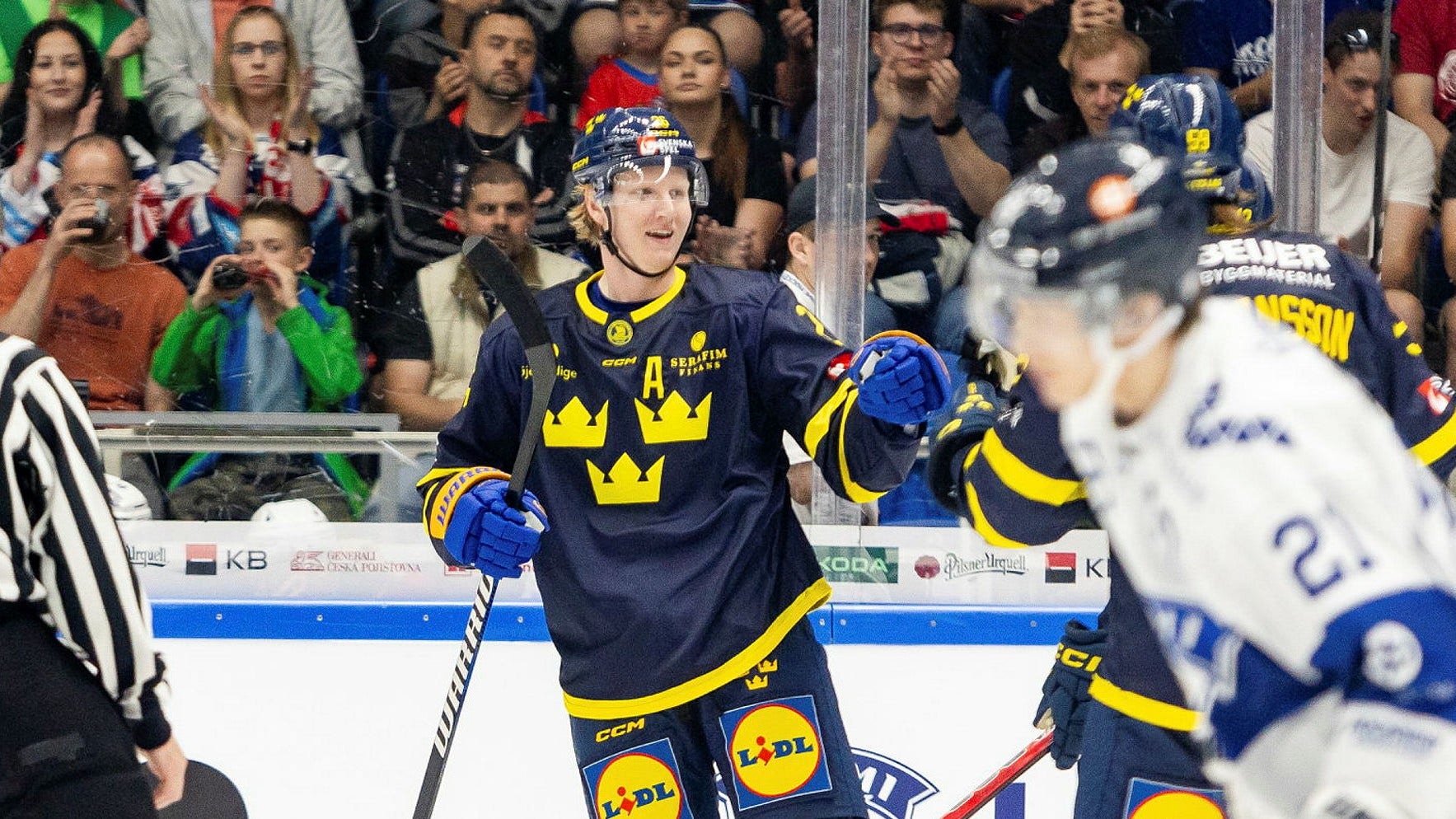 Rasmus Dahlin är en av många NHL-proffs som i år valt att spela VM med Tre Kronor.