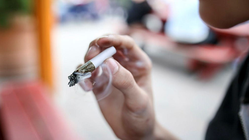 Unga män i innerstan, men också i utsatta förorter. Så ser typiska cannabisköpare ofta ut i Stockholmsregionen, enligt en ny studie.