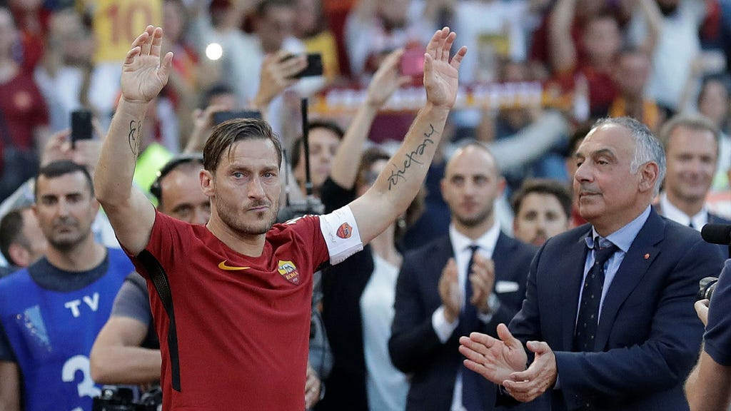 Controversy Over Roma Legend’s Upcoming Moscow Visit: Exploring the Criticisms