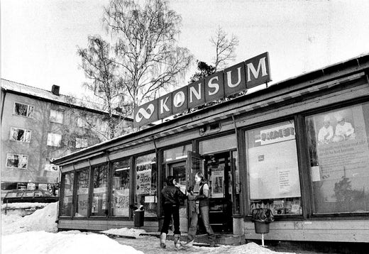 Komsumbutik i Segeltorp, sør i Stockholm, 1977.