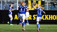 Norrköpings Ebba Handfast (4) och Elin Rombing (7) jublar sedan Sara Kanutte Fornes gjort ett av sina två mål.