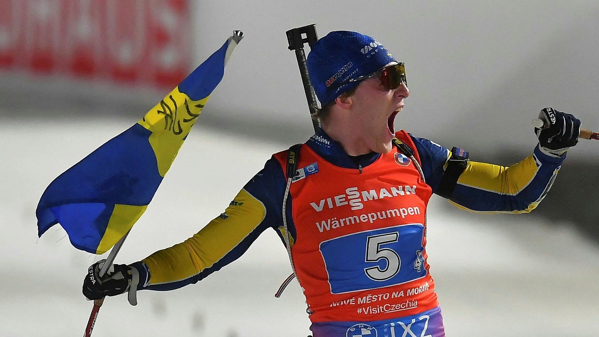 Fullt skytte i sista stående – sedan kunde Sebastian Samuelsson köra hem ett VM-guld i skidskyttestafetten i Tjeckien.