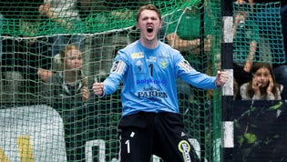 Ystad IF:s målvakt Alexander Lindén jublar under semifinal fyra mot Önnered.