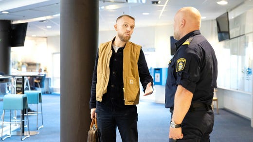 Här har Anders Bolund precis suttit i Haninge kommuns kommunalråd för barn och unga involverade i organiserad brottslighet. I fullmäktige samverkar bland annat socialtjänst och polis.