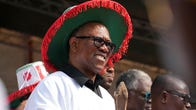 Peter Obi är politikern som vid 61 års ålder blivit de ungas röst i Nigeria. Hans kandidatur kan tvinga fram en andra omgång i årets presidentval.