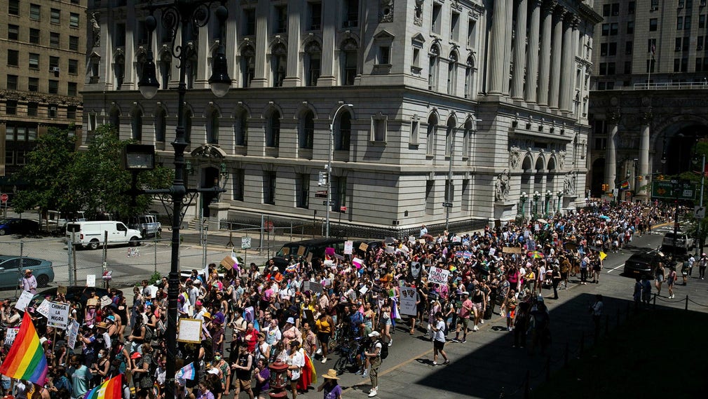Demonstrationer Queer Liberation March i New York på söndagen.