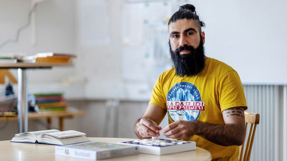 Flydde till Sverige 2015 – nu undervisar han i samiska