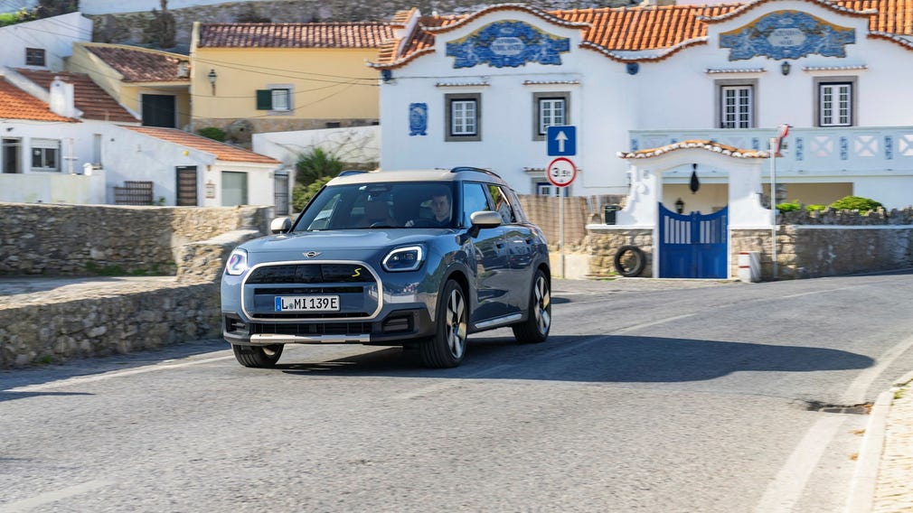 Αντίπαλο: Το Mini Countryman E Mini, όπως η Lynk & Co, θέλει να είναι μια εναλλακτική επιλογή.