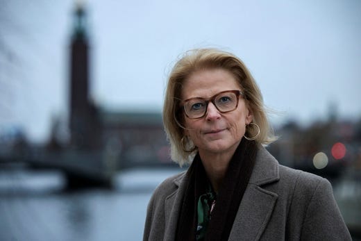 Elisabeth Svantesson håller inte med om myndigheternas kritik mot regeringens kärnkraftssatsning.