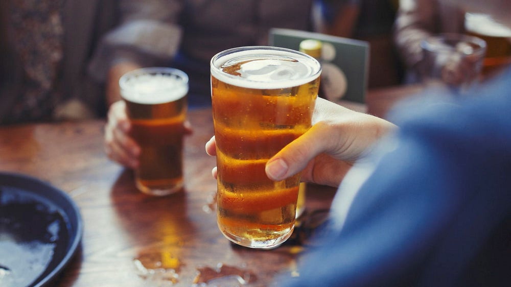 Ölfusk på brittiska pubar – åtta av tio får för lite i glaset