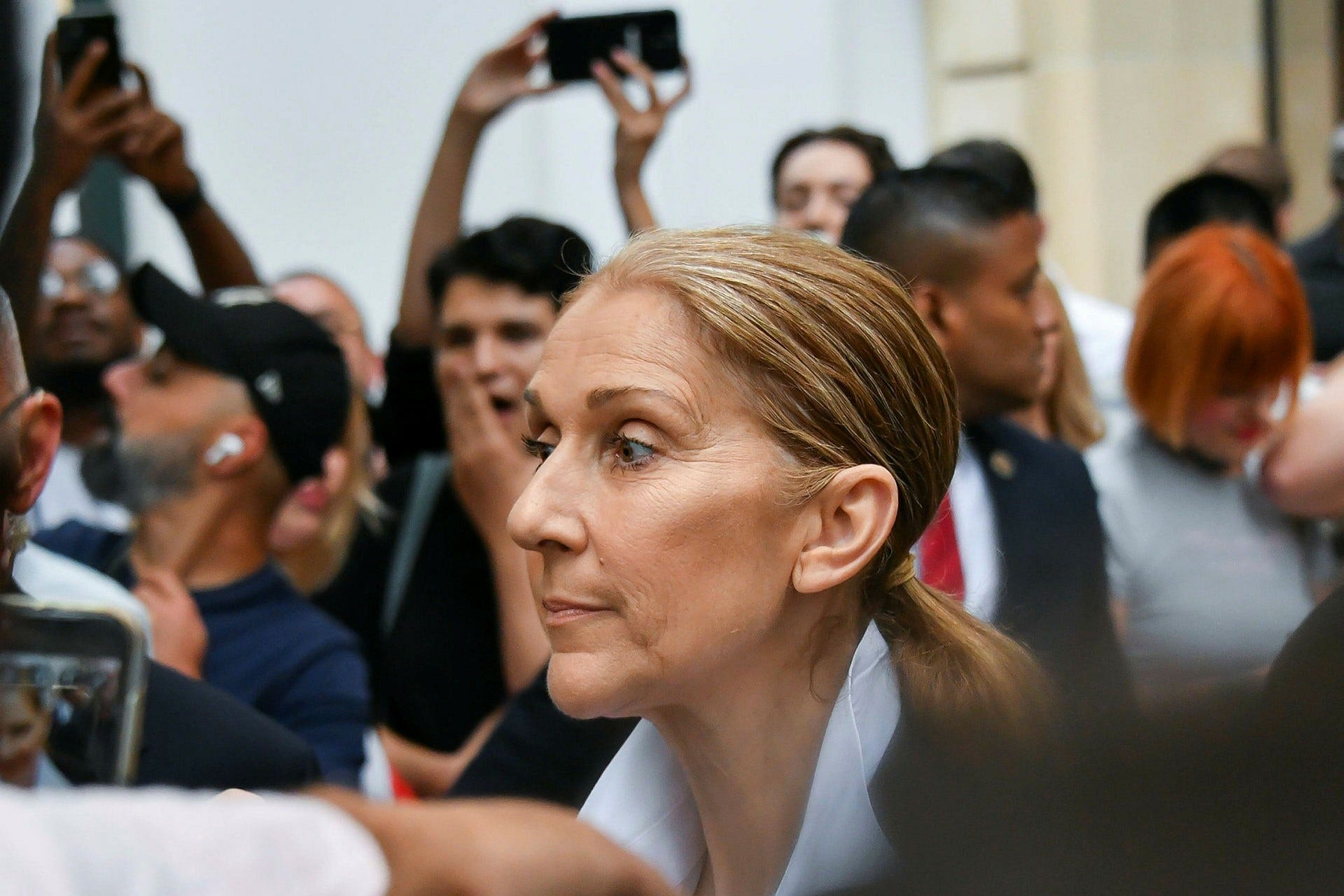 Céline Dion befinner sig i Paris.