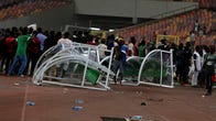 VM-kvalmatchen mellan Nigeria och Ghana följdes av ett våldsamt upplopp på nationalarenan i den nigerianska huvudstaden Abuja.