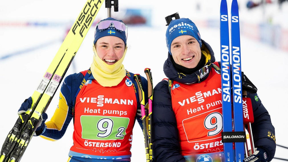 Sebastian Samuelsson och Hanna Öberg efter lördagens premiärseger i skidskyttevärldscupen.