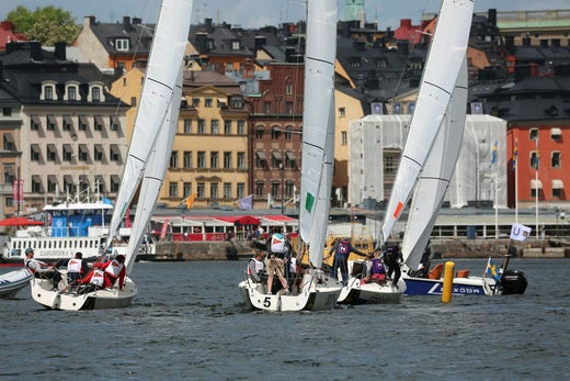 Foto dalla regata internazionale di Stoccolma del 2023 Nel 2026, è tempo di Campionati mondiali di regate a squadre a Stoccolma.