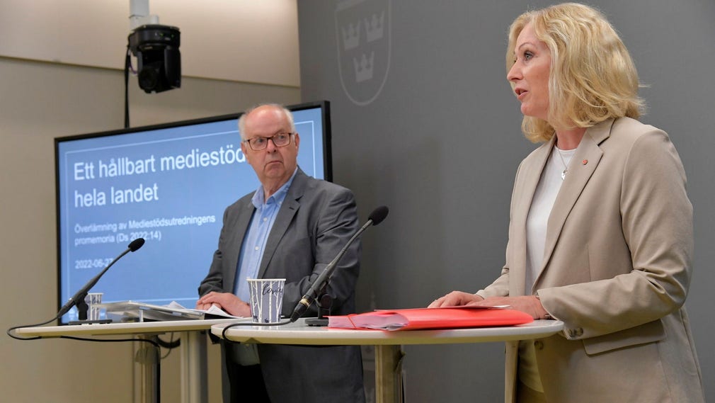 27 juni överlämnade Mats Svegfors utredningen ”Ett hållbart mediestöd för hela landet” till kulturminister Jeanette Gustafsdotter. Timbro anser att utredningens förslag är djupt problematiska.