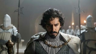 Dev Patel i rollen som Gawain i filmen ”The green knight” (2021).