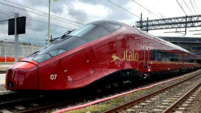 Den italienska versionen av det franska snabbtåget TGV vore något för SJ och Trafikverket att studera, anser insändarskribenten.