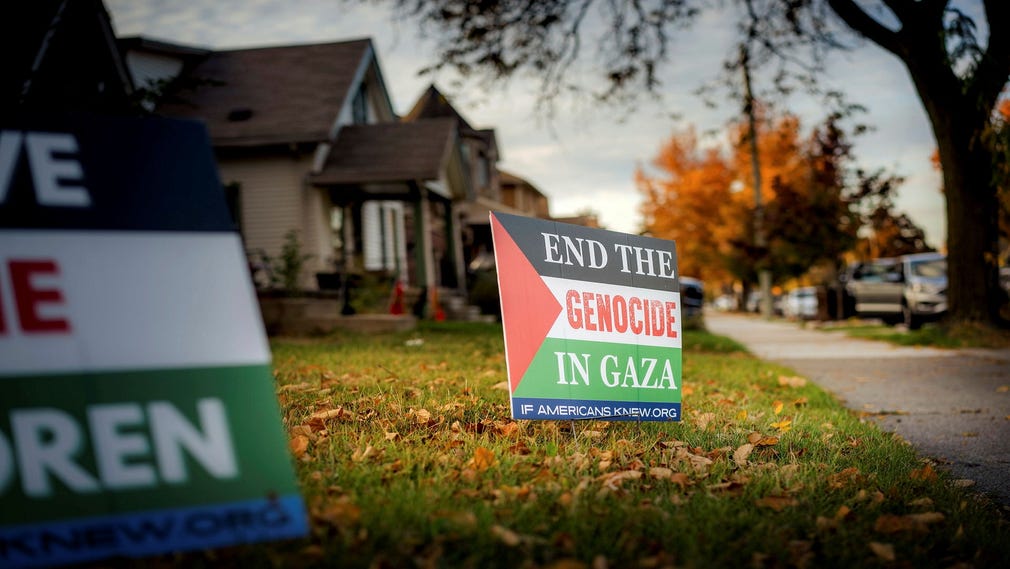 Kampanjskyltar för Palestina i Dearborn, Michigan.