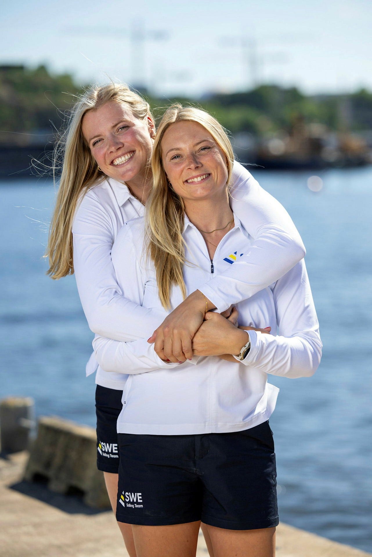 Vilma Bobeck och Rebecca Netzler började segla ihop efter OS i Tokyo. Nu är de guldfavoriter i Marseille.