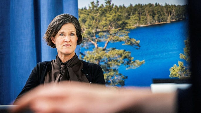 Stockholms landshövding och tidigare moderatledaren Anna Kinberg Batra bör hålla sitt ord och lämna sin post, anser insändarskribenten.