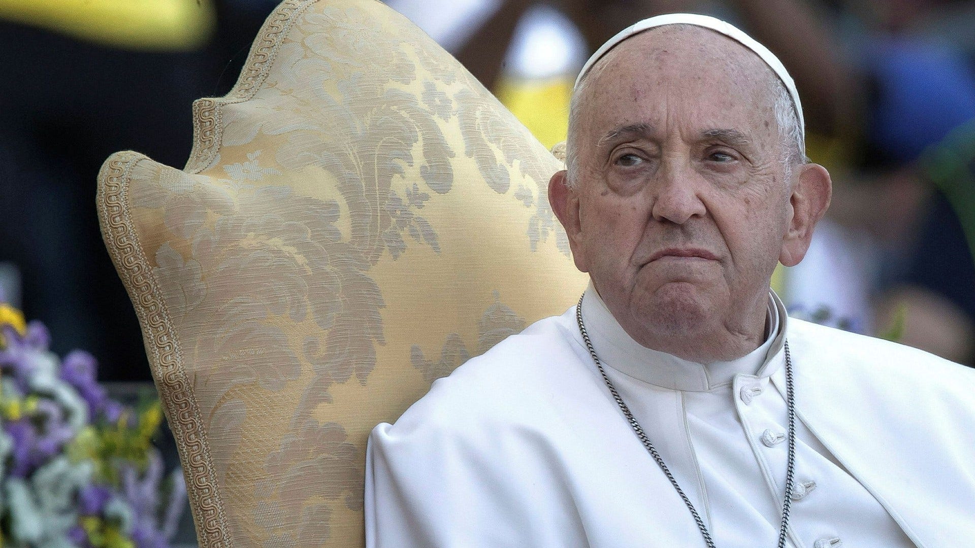 Papa nella tempesta – ha usato un insulto omofobo