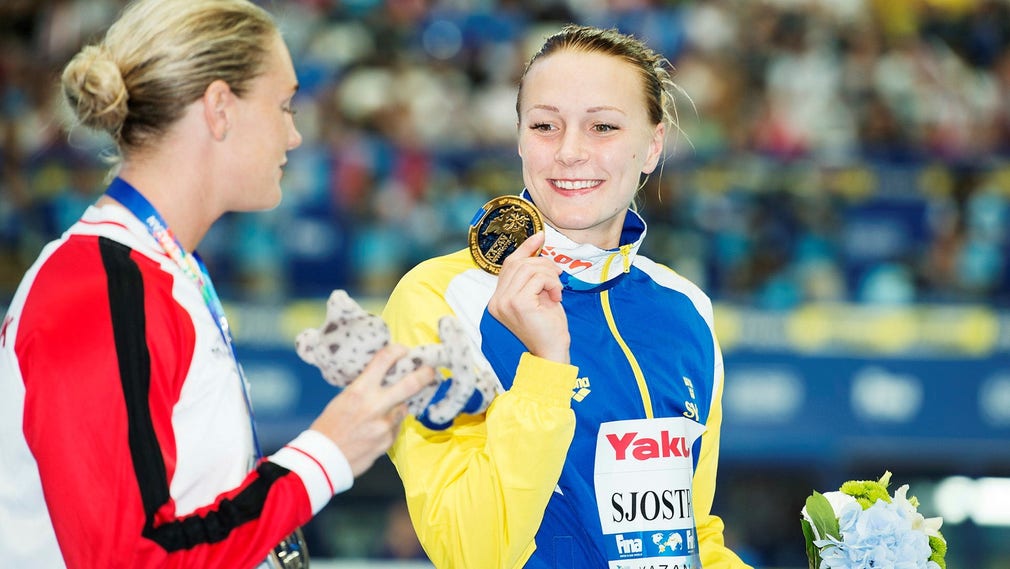 I Kazan 2015 simmade Sarah Sjöström hem sitt första VM–guld på 50 meter fjärilsim före danskan Jeanette Ottesen.