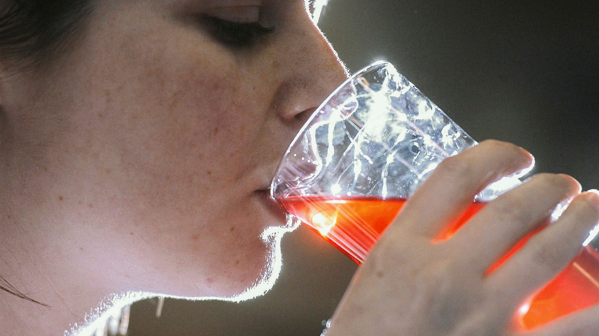 Ecco quanto è efficace il succo di mirtillo rosso contro le infezioni del tratto urinario