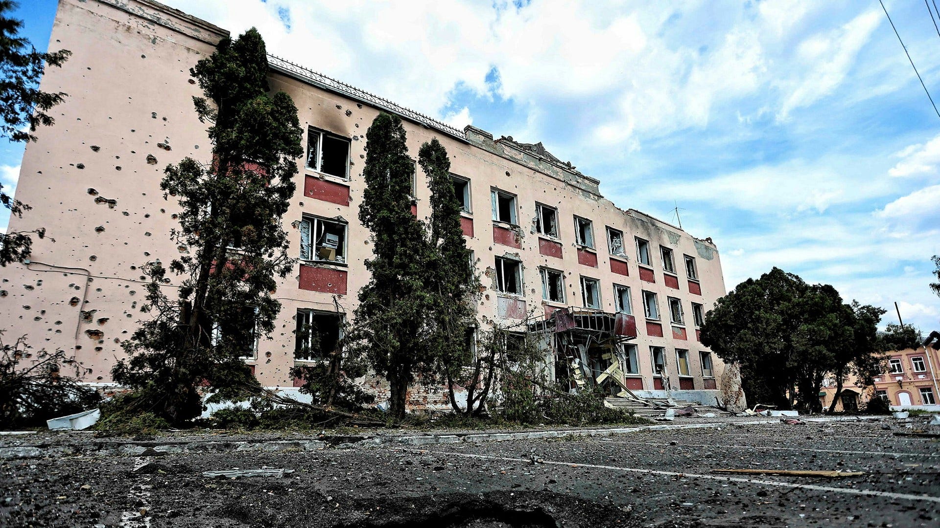 Edificio danneggiato a Sudzja.