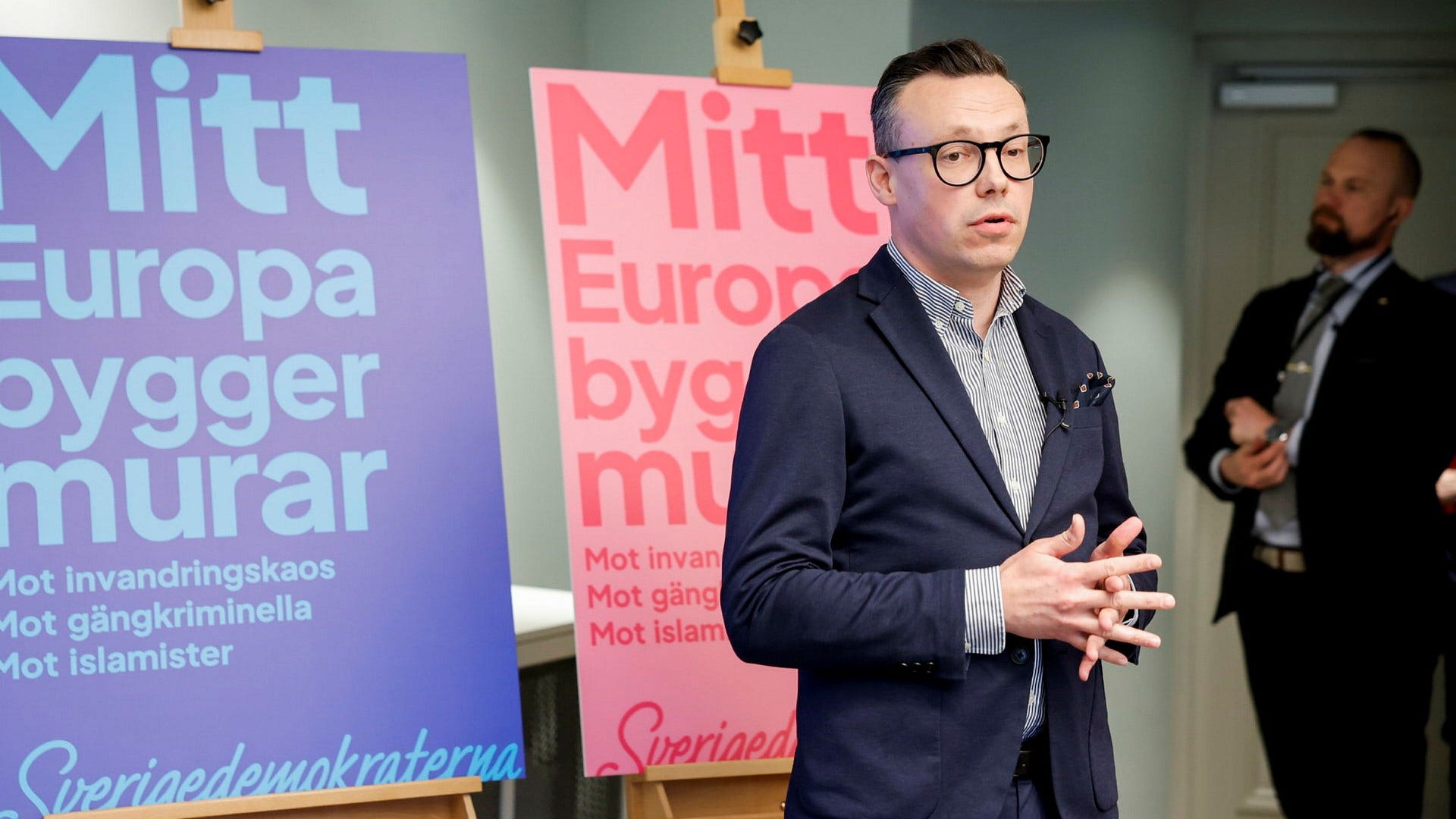 Liberalernas samarbete med Sverigedemokraterna – här representerad av kommunikationschefen Joakim Wallerstein – måste få ett slut, anser insändarskribenten.