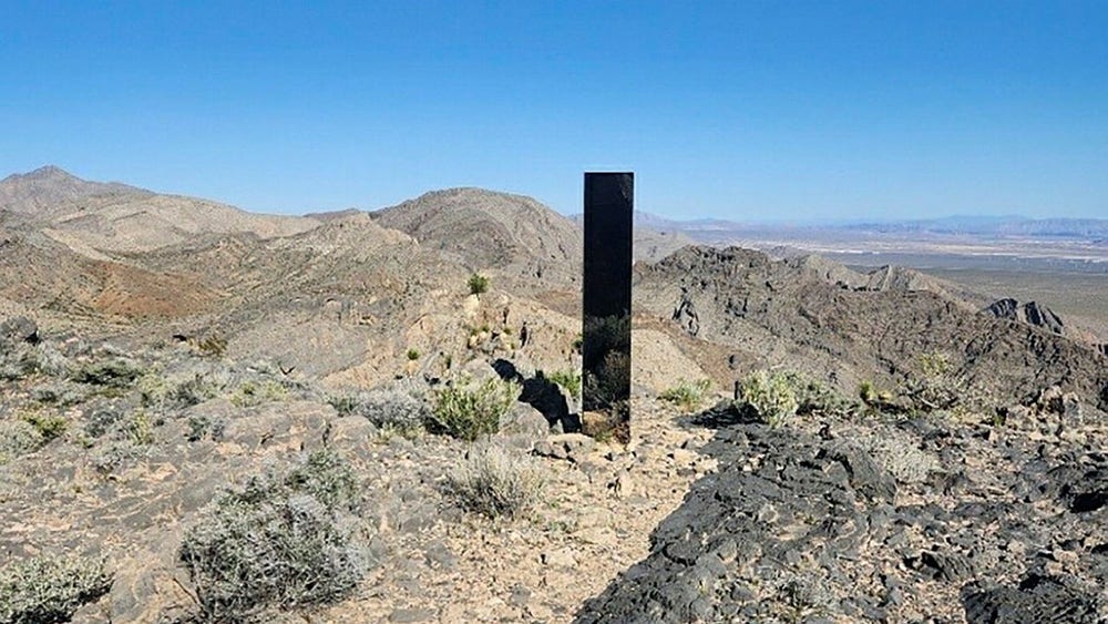 Mystisk monolit upptäckt i Nevadaöknen