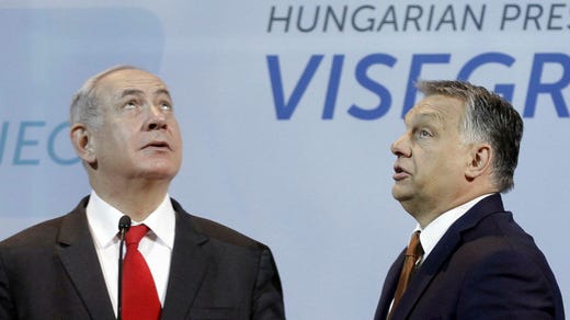 Ungerns premiärminister Viktor Orbán, till höger, har för avsikt att bjuda in Israels premiärminister Benjamin Netanyahu, i trots av ICC:s arresteringsorder.