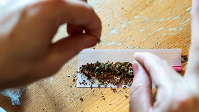 I Tyskland är det sedan den 1 april lagligt att odla och inneha cannabis för eget bruk. Men det kommer hela tiden nya droger som gör att legalisering är fel väg att gå, anser insändarskribenten.