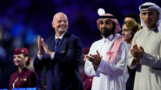 Under Gianni Infantinos tid som fotbollens högsta ledare har Saudiarabien stärkt sin roll inom sporten. Här är Infantino på plats vid finalen i klubb-VM i landet för ett år sedan.