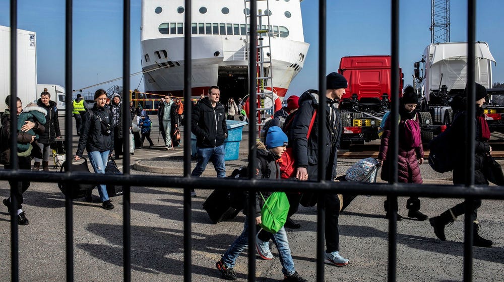 Insändare. Ge ukrainska flyktingar långsiktiga uppehållstillstånd i Sverige