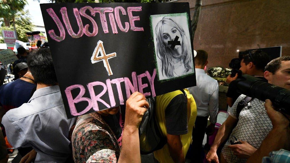 Uppmärksamheten kring den omyndigförklarade amerikanska popsångaren Britney Spears sätter strålkastarljuset på brister i det svenska förmyndarsystemet, anser artikelförfattaren.