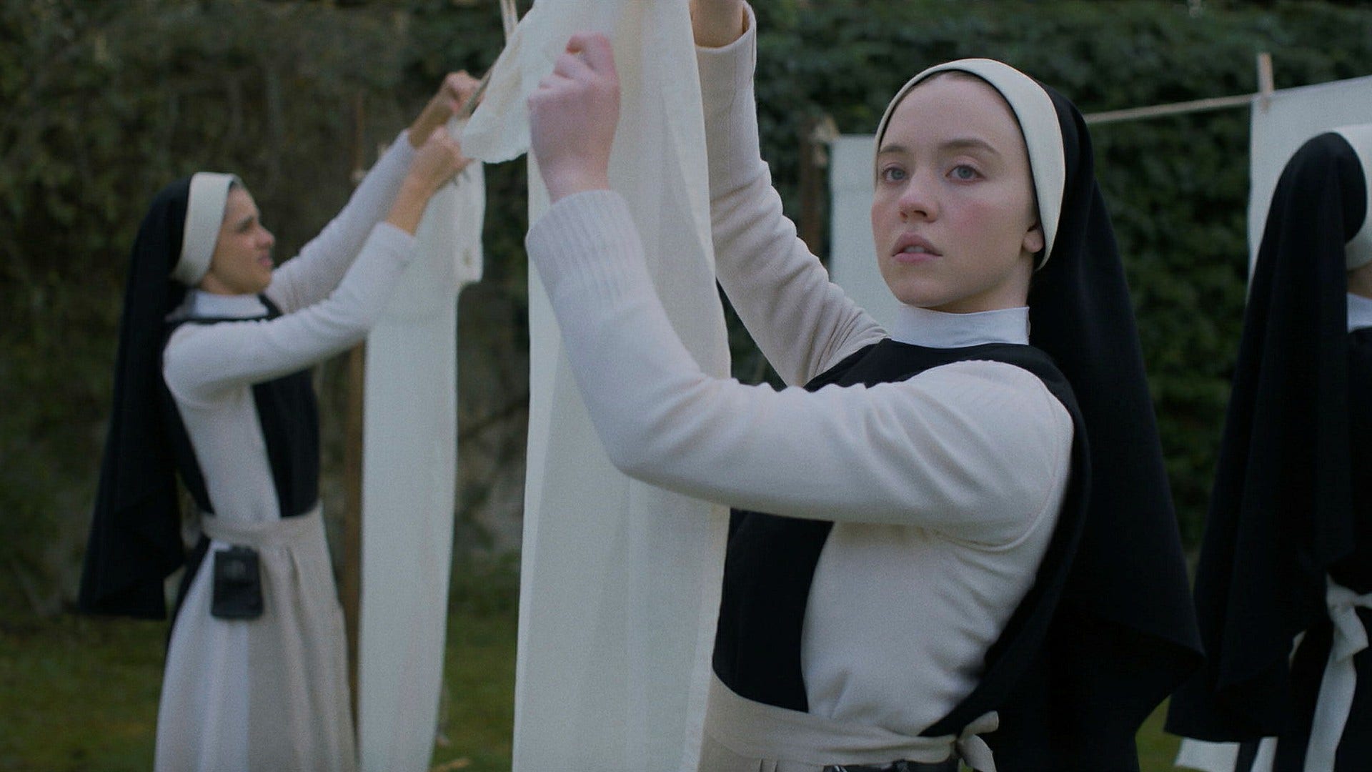 Sydney Sweeney spelar en amerikansk nunna i italiensk exil