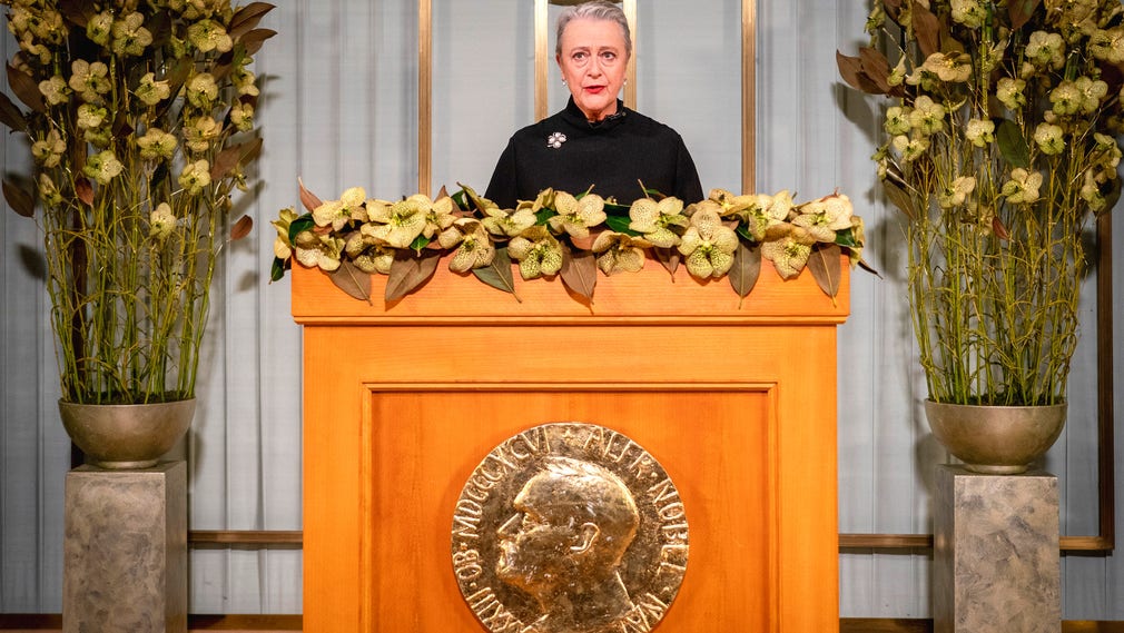 Nobelkommitténs ordförande Berit Reiss-Andersen höll ett kort anförande i samband med den digitala utdelningen av Nobels fredspris i Oslo i torsdags.