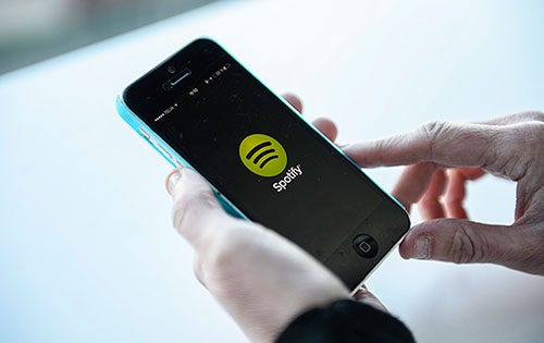 Tre av tio svenskar använder i dag en streamingtjänst för musik.