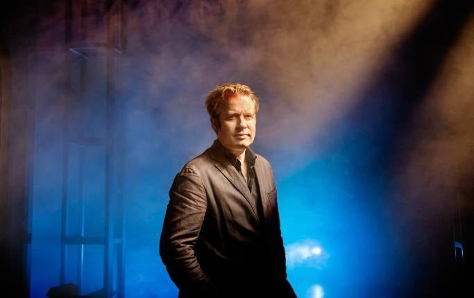 Efter åtta månader som teaterchef på Kulturhuset Stadsteatern tar den norske regissören Eirik Stubø steget över till Dramaten.