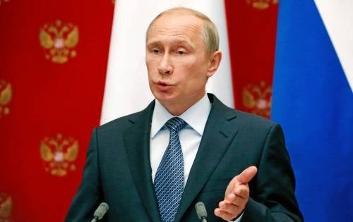 Rysslands president Vladimir Putin vädjade i går till separatisterna i östra Ukraina att skjuta upp sin folkomröstning.