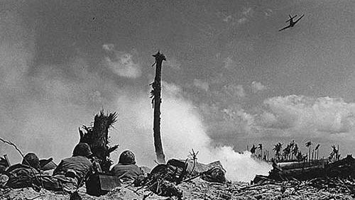 Strider på ön Eniwetok i februari 1944.