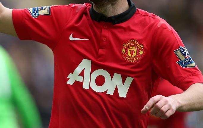 Swooshen, Nikes logotyp, är snart ett minne blott på Manchester Uniteds tröjor. Adidas tippas ta över platsen på bröstet.