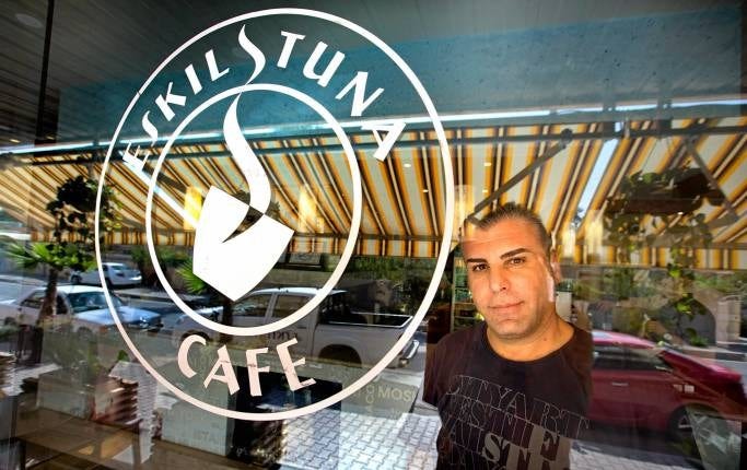 Dilzar Yalda älskar Eskilstuna – så mycket att han döpt sina restauranger i irakiska Erbil efter staden. Han planerar att introducera en svensk meny, med sill och pyttipanna.