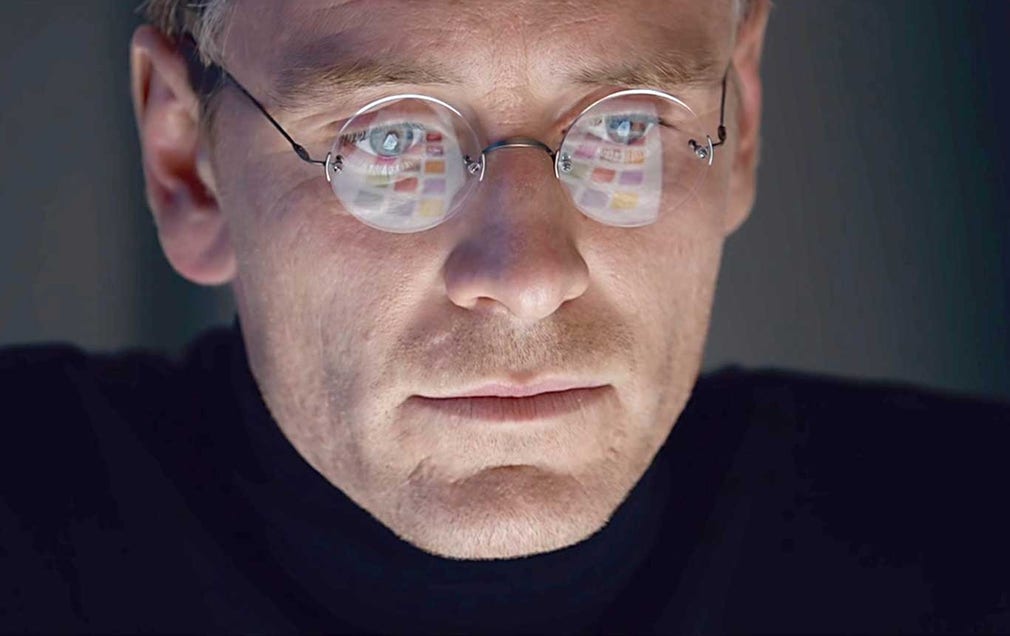 Michael Fassbender som Steve Jobs.
