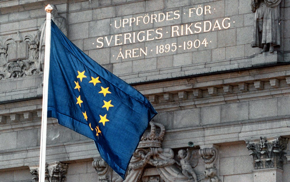 Vikten av politiskt ansvarstagande har påverkat juridiken på EU-nivå men märkligt nog har detta inte riktigt satt avtryck i Sverige och i Sveriges riksdag, skriver Oskar Taxén.