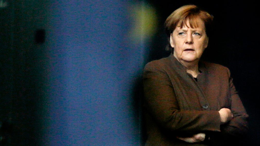 Angela Merkel är under press, och på fredag väntar ännu ett ödesmöte för den tyska förbundskanslern när Italiens premiärminister Matteo Renzi kommer till Berlin för att diskutera flyktingkrisen.